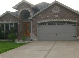 8017 Oak Park Ave, Burbank, IL 60459