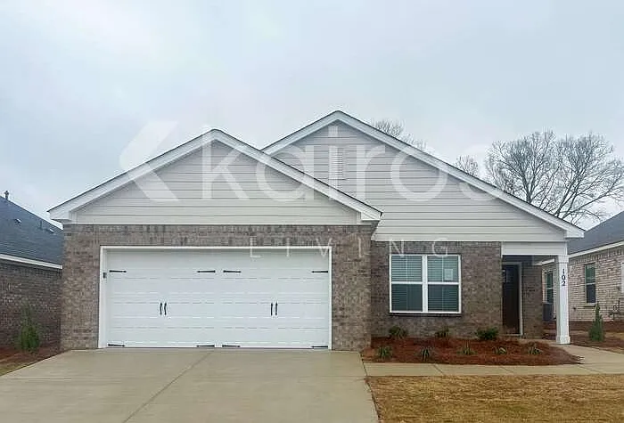 102 Denise Dr — Photo 1