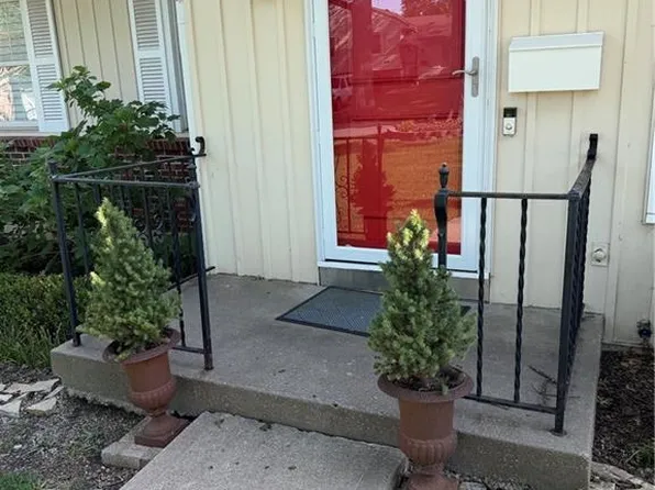 409 E 108th Ter #108, Kansas City, MO 64131