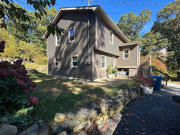 3rd image of 42 Hovey Rd