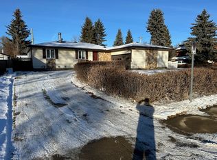 901 Cottonwood Ave #1A, Strathcona County, AB T8A1Z5