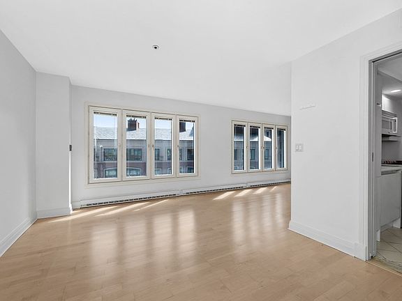 2nd image of 20 Rowes Wharf #Penthouse 4
