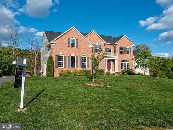 3rd image of 8833 Chrisanthe Ct