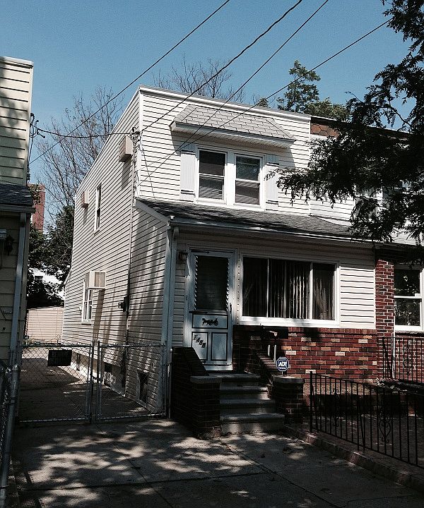 2nd image of 1488 E 53rd St
