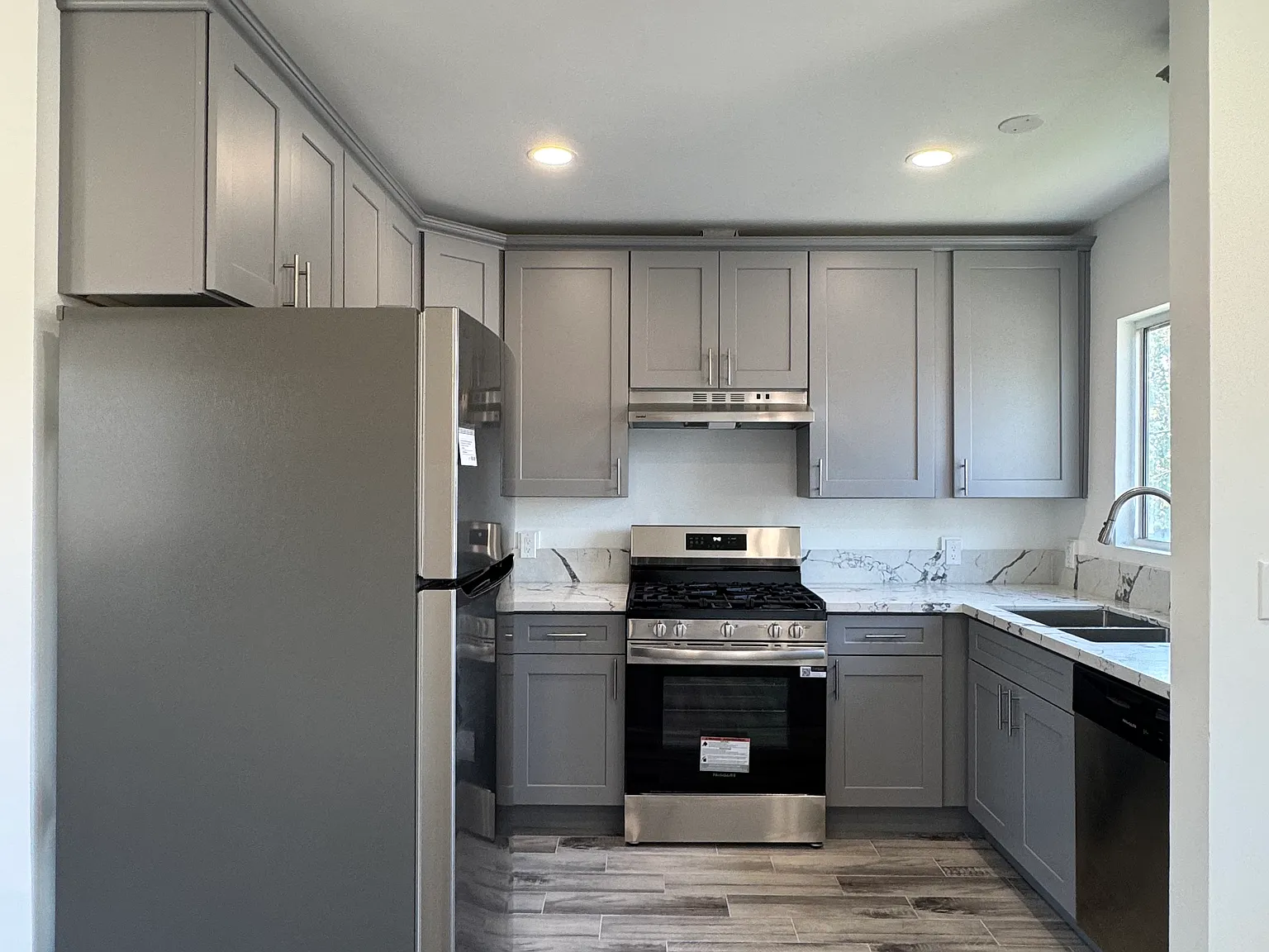 2 bed, 850 sqft, $2,295 — Photo 1