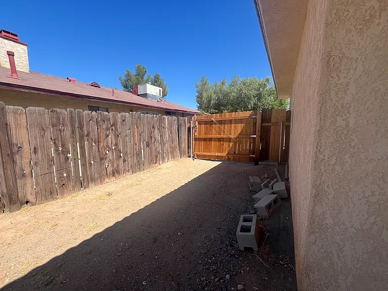 20255 Rimrock Rd — Photo 21