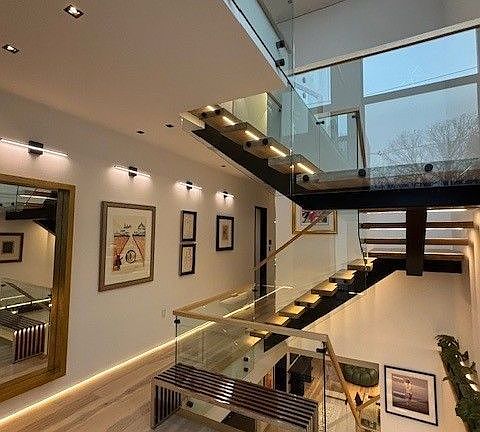 5th image of 4 Douglas Cres