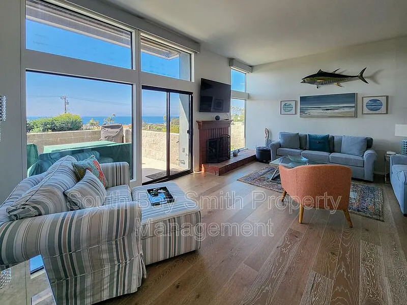 3 bed, 2.5 bath, 1600 sqft, $7,250 — Photo 3
