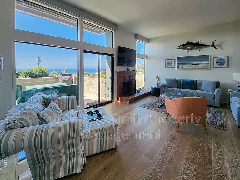 420 Palos Verdes Blvd — Photo 3
