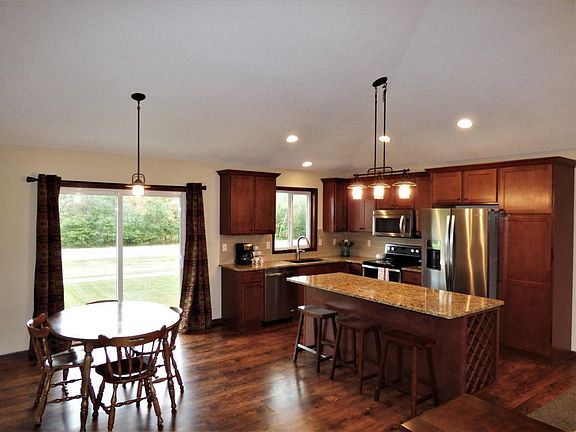 5th image of 3727 170th Ln NE