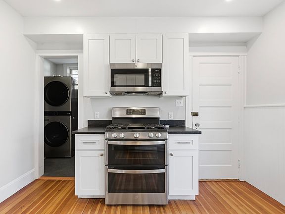 3rd image of 113-115 Minot St #2