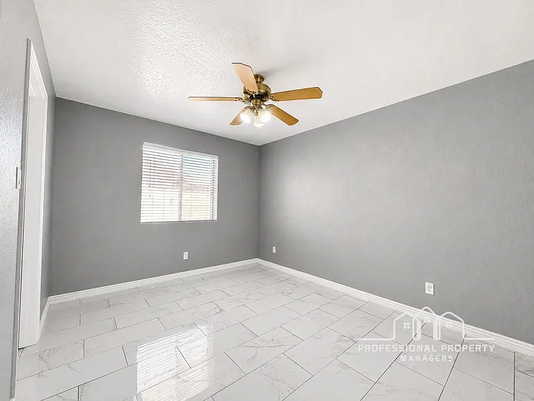 3557 W 27th Pl — Photo 11