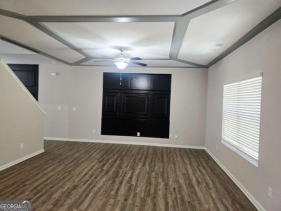 3rd image of 213 N Fortune Way
