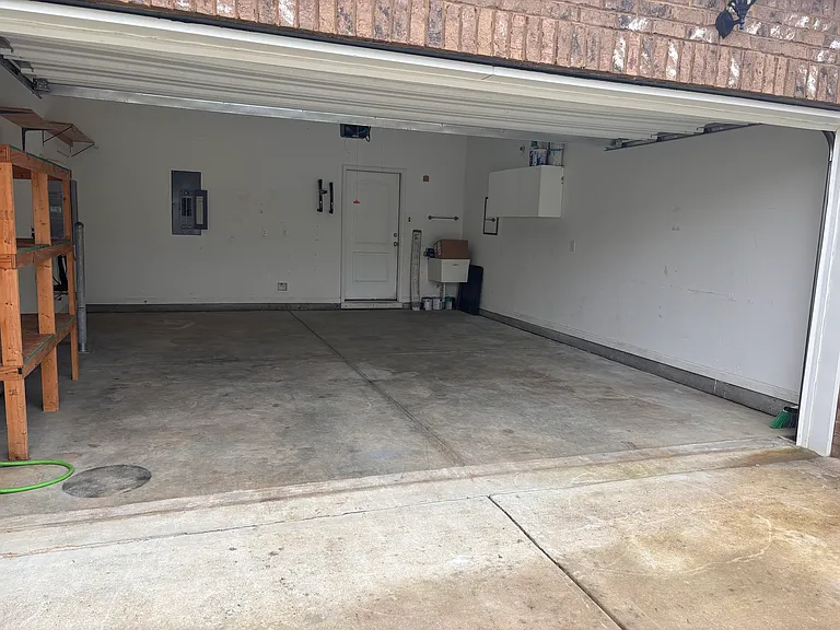 Spacious garage