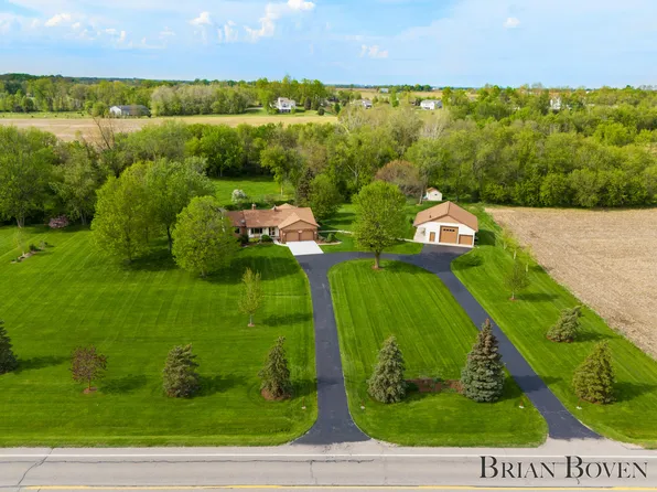 3841 Byron Rd, Hudsonville, MI 49426