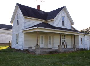 102 S Michigan St, Lapaz, IN 46537