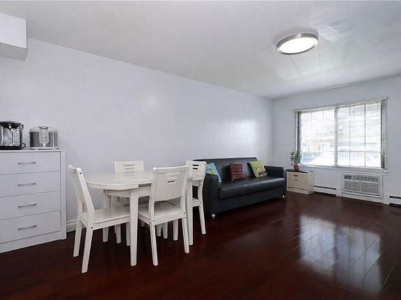 2nd image of 31 Gardenia Ln #25
