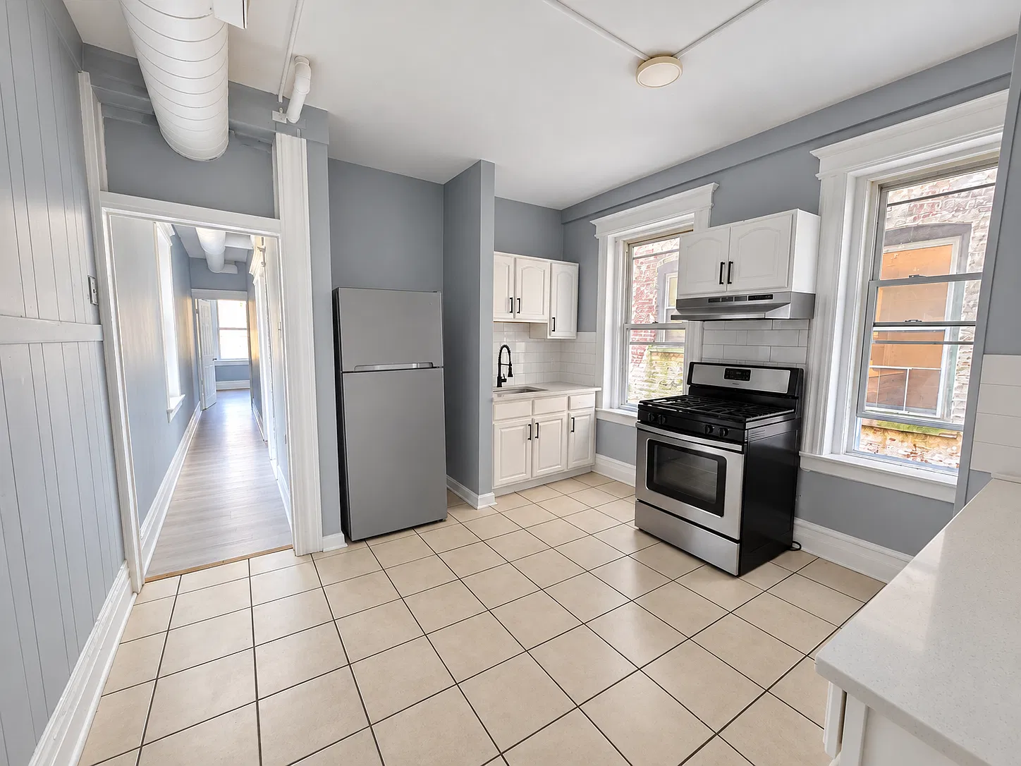 3 bed, 1000 sqft, $2,095 — Photo 4