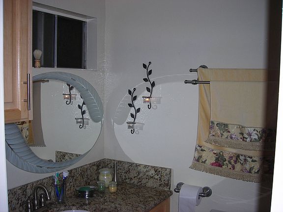 2nd image of 1339 N Columbus Ave Unit 121