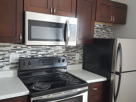 4th image of 1040 E Fairmount Ave APT 01