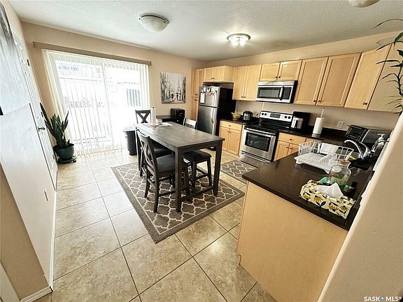 5th image of 815 5th St NE #14