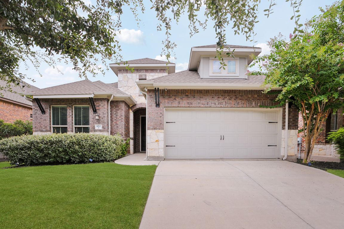 Isaias Dr-L2607-001.jpg