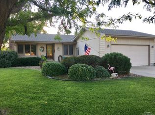 2250 Shalimar Dr, Salina, KS 67401