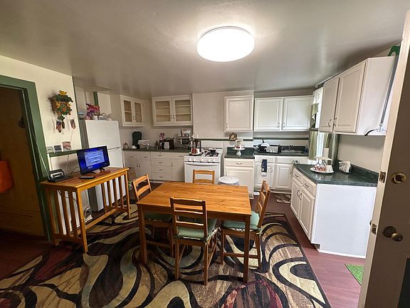 2nd image of 11 Hart St #1D