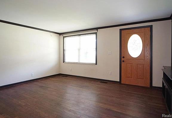 3rd image of 2366 Woodlawn St