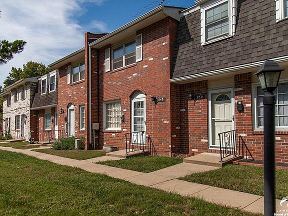 948  Jana Lawrence, KS listing photo #2