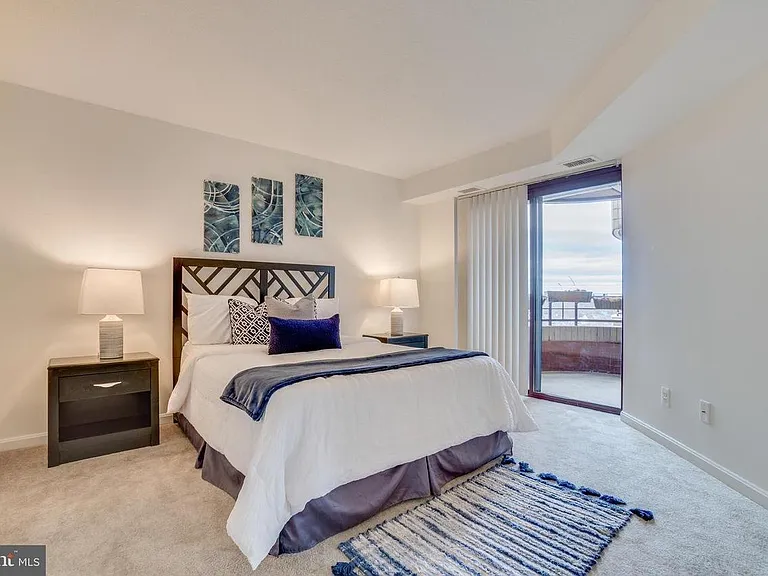 2400 Clarendon Blvd #1001 — Photo 8