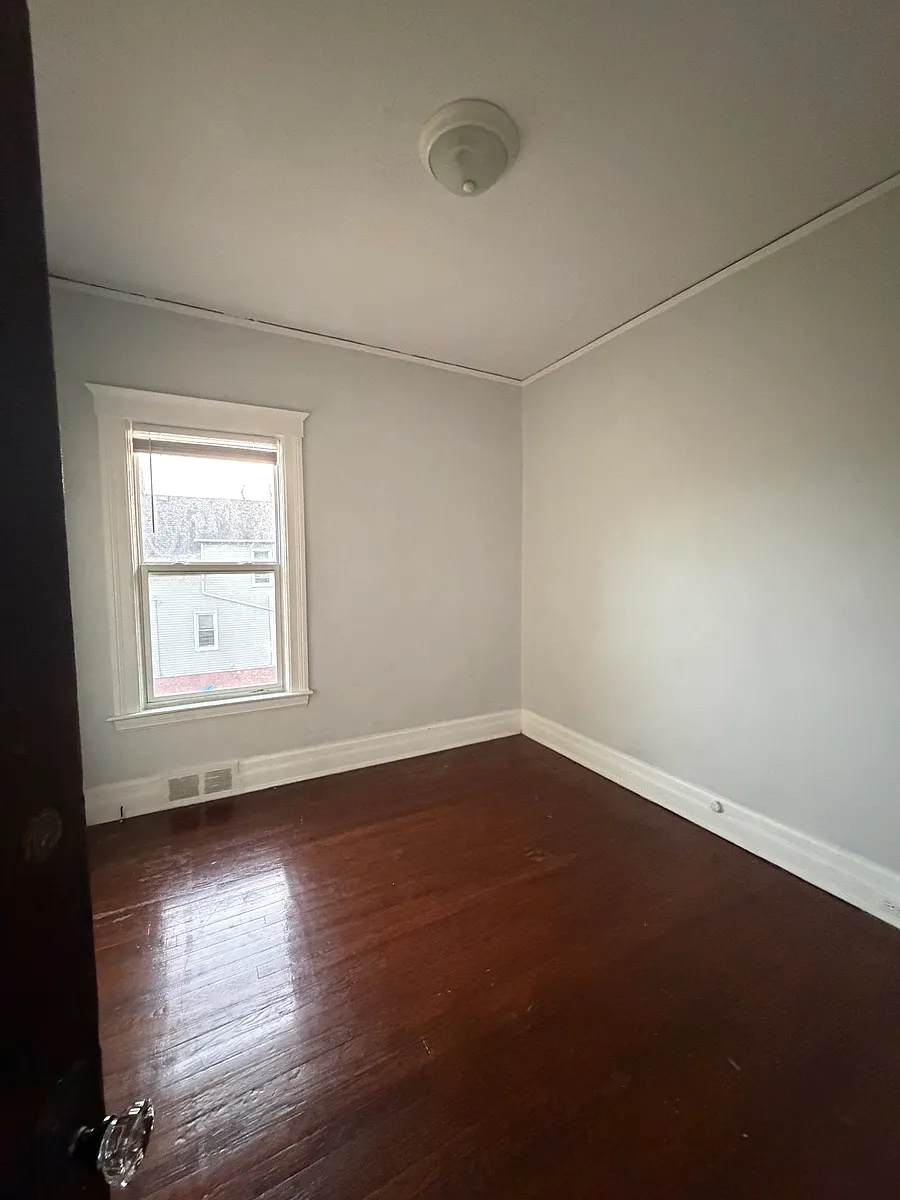 Building Photo - 536 Holbrook Ave #II