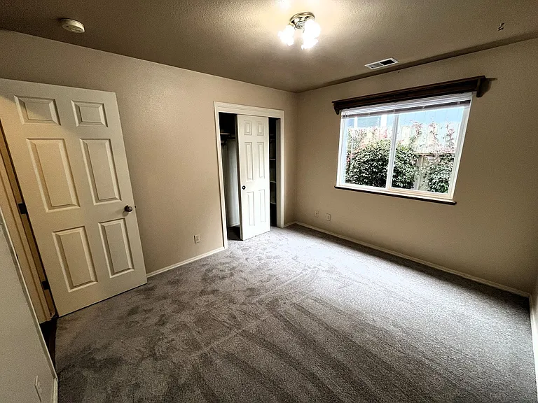 1426 Underwood Ct — Photo 9