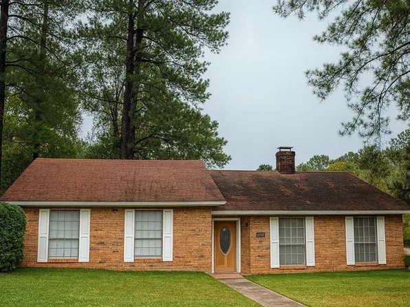402 Longstreet Rd, Pineville, LA 71360
