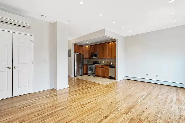 Rented by R Management | media 7