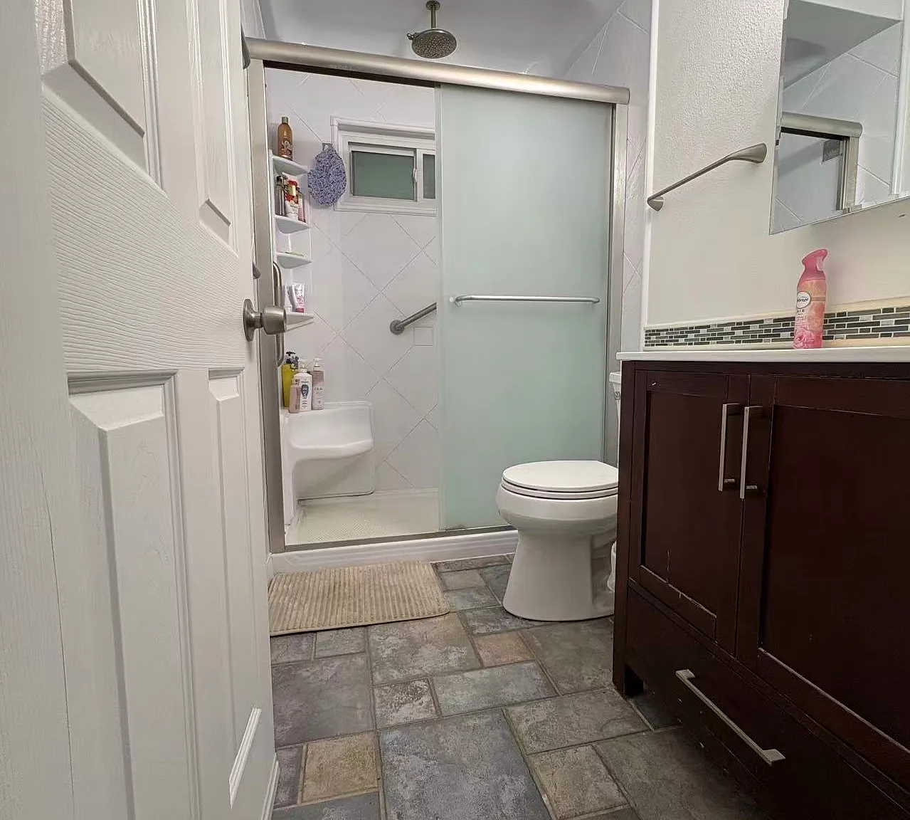 3 bed, 1600 sqft, $1,000 — Photo 4