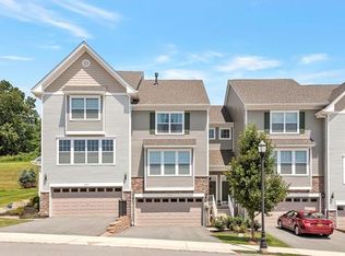 2204 Hawthorn Way, New Windsor, NY 12553