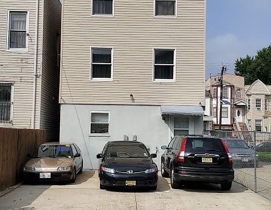 2nd image of 149 Clinton Ave #1