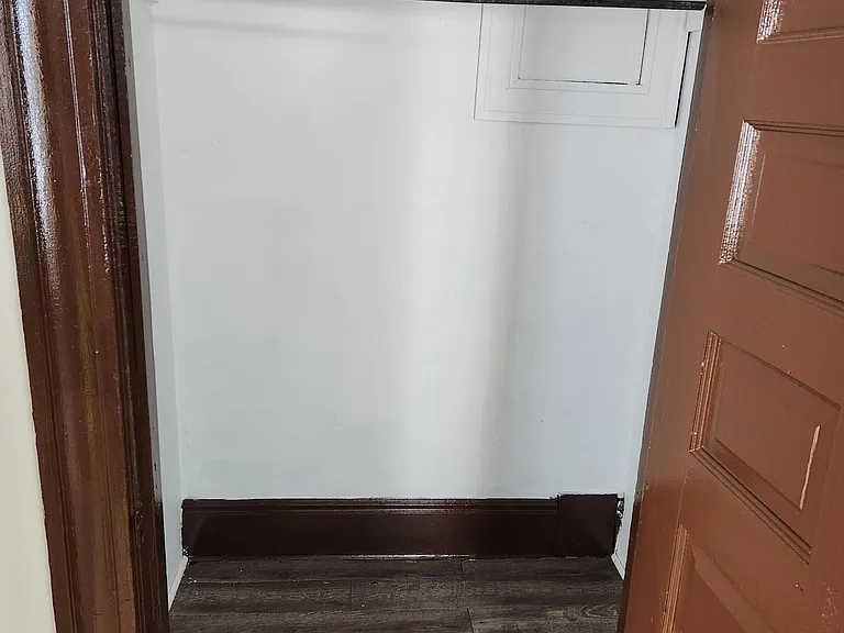 307 W Chestnut St #C — Photo 9