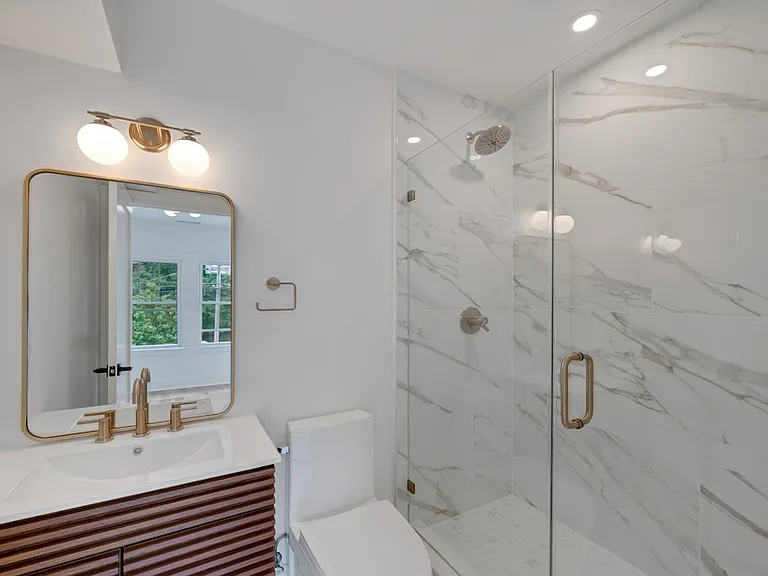 20 Lexington Ave — Photo 7