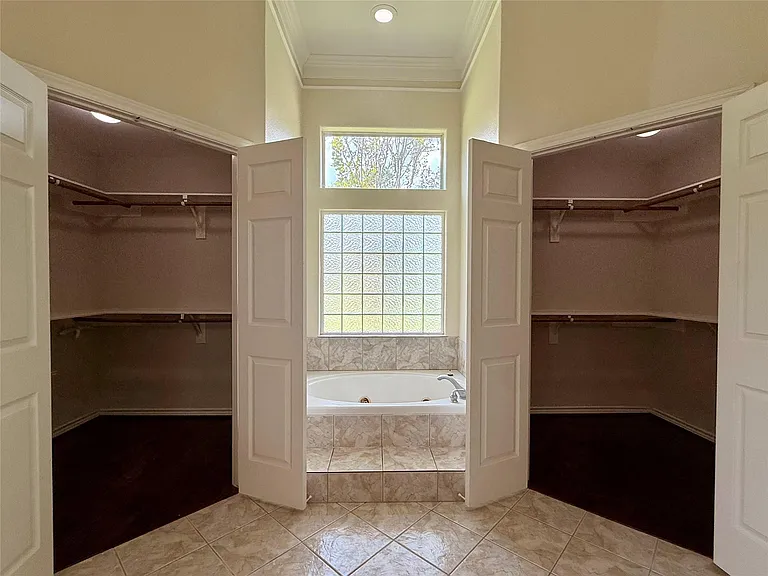 1702 Fantasy Woods Dr — Photo 13