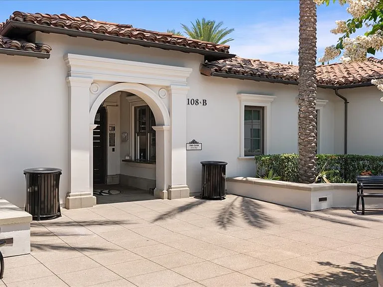 121 Alhambra — Photo 34
