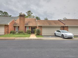 2818 Oakton Manor Ct, Oakton, VA 22124