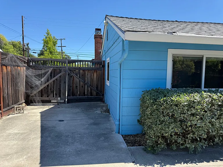 261 Gregory Ln — Photo 26