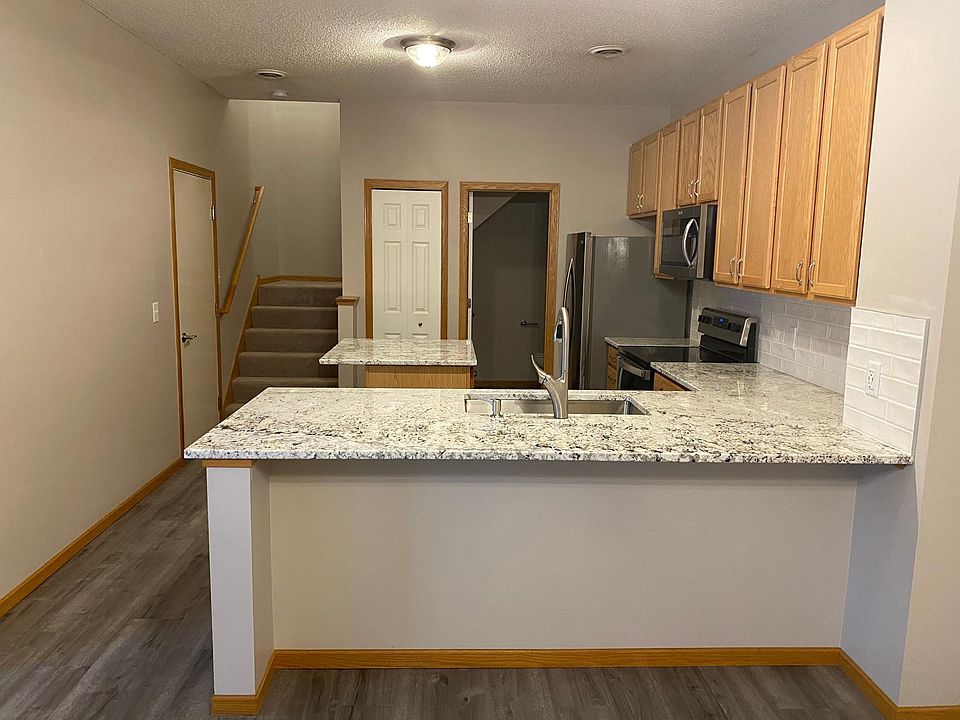 Breakfast Bar & Kitchen
