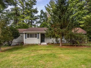27 Hilltop Dr, Bedford, MA 01730