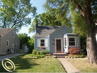 2nd image of 2395 Sunnyknoll Ave