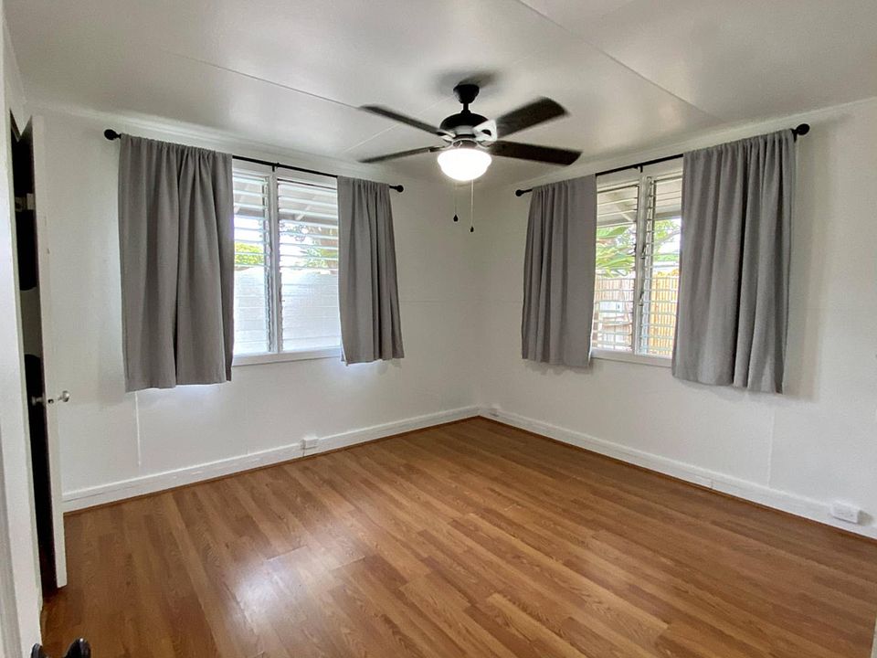 Bedroom 1- 2 closets