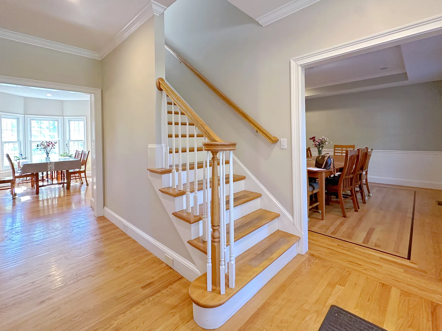 6 bed, 4.5 bath, 5183 sqft, $10,000 — Photo 4