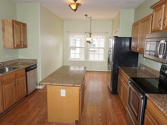 2nd image of 2035 Nicklaus Dr